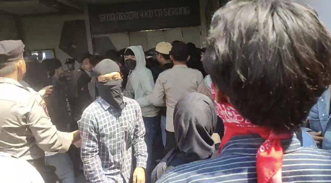 Demo pelajar SMAN 4 Kota Serang ricuh (Dok. Khaerul Anwar)
