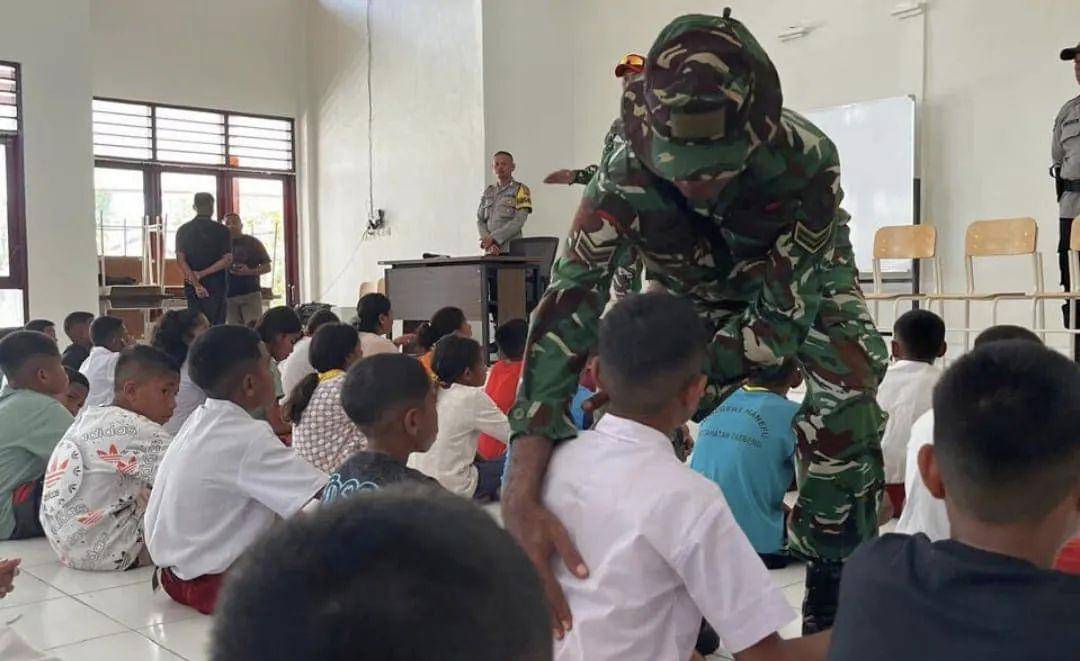 TNI-Polri Terlibat pada Pembinaan Murid Sekolah Rakyat di Kupang