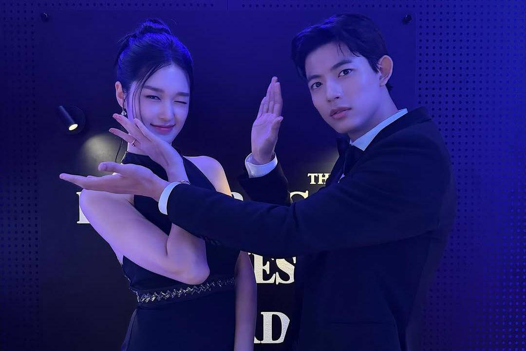 7 Potret Lomon dan Lee Su Hyun Reuni di Blue Dragon Series Awards 2025