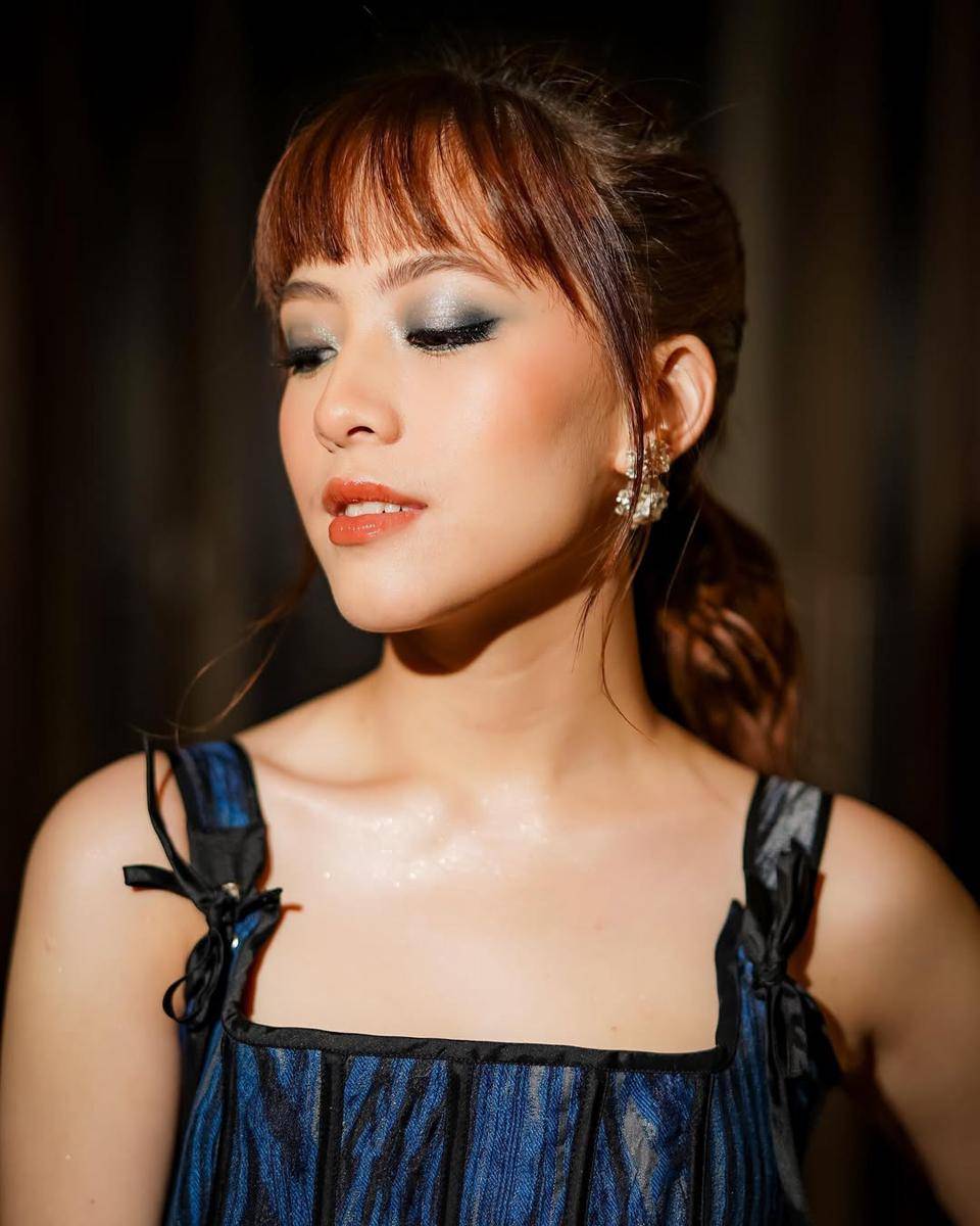 inspirasi hairdo untuk acara formal ala Adhisty Zara (instagram.com/zaraadhsty)