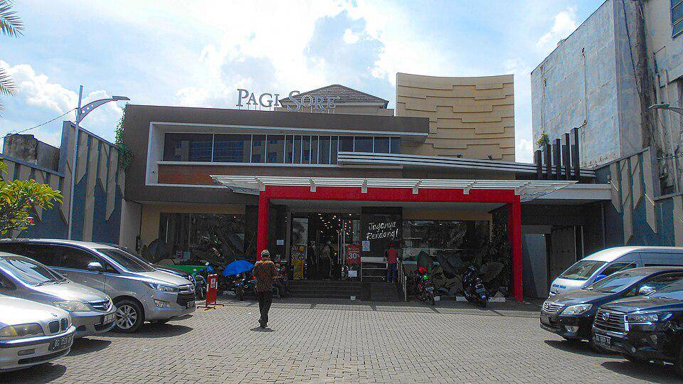 Pagi Sore Restaurant (commons.wikimedia.org)
