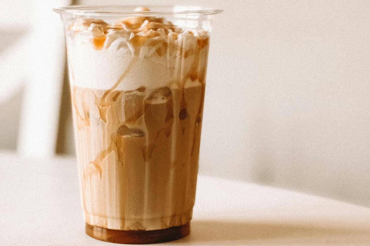 ilustrasi caramel macchiato (pexels.com/Jordan Benton)