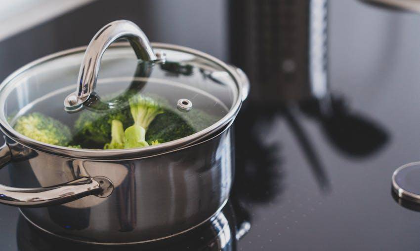 Ilustrasi teknik rebus boiling (pexels.com/Castorly Stock)