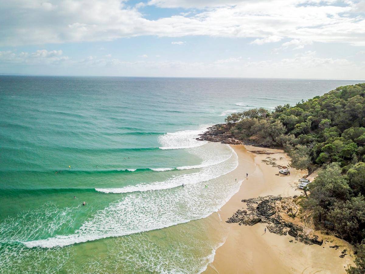 ilustrasi Rainbow Beach (pexels.com/Daniel Jurin)