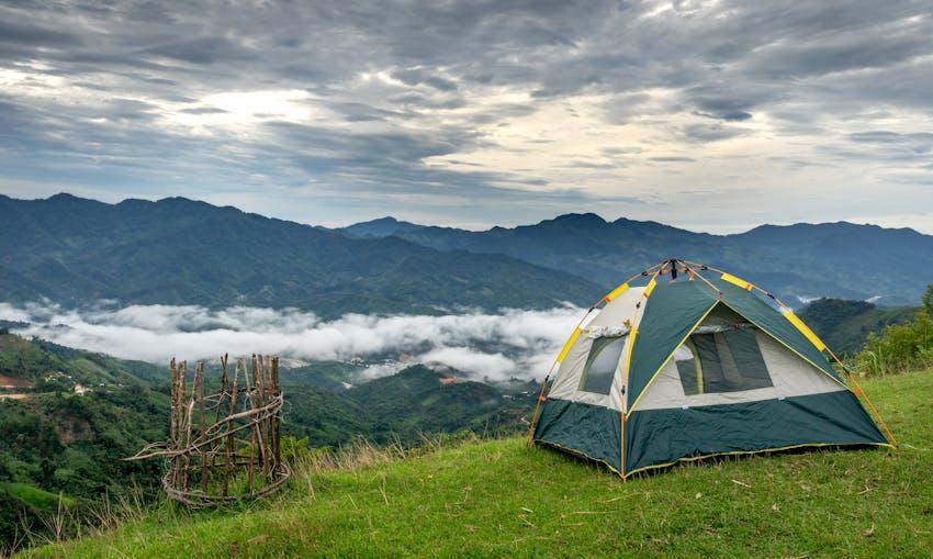 Ilustrasi tenda camping (pexels.com/Quang Nguyen Vinh)