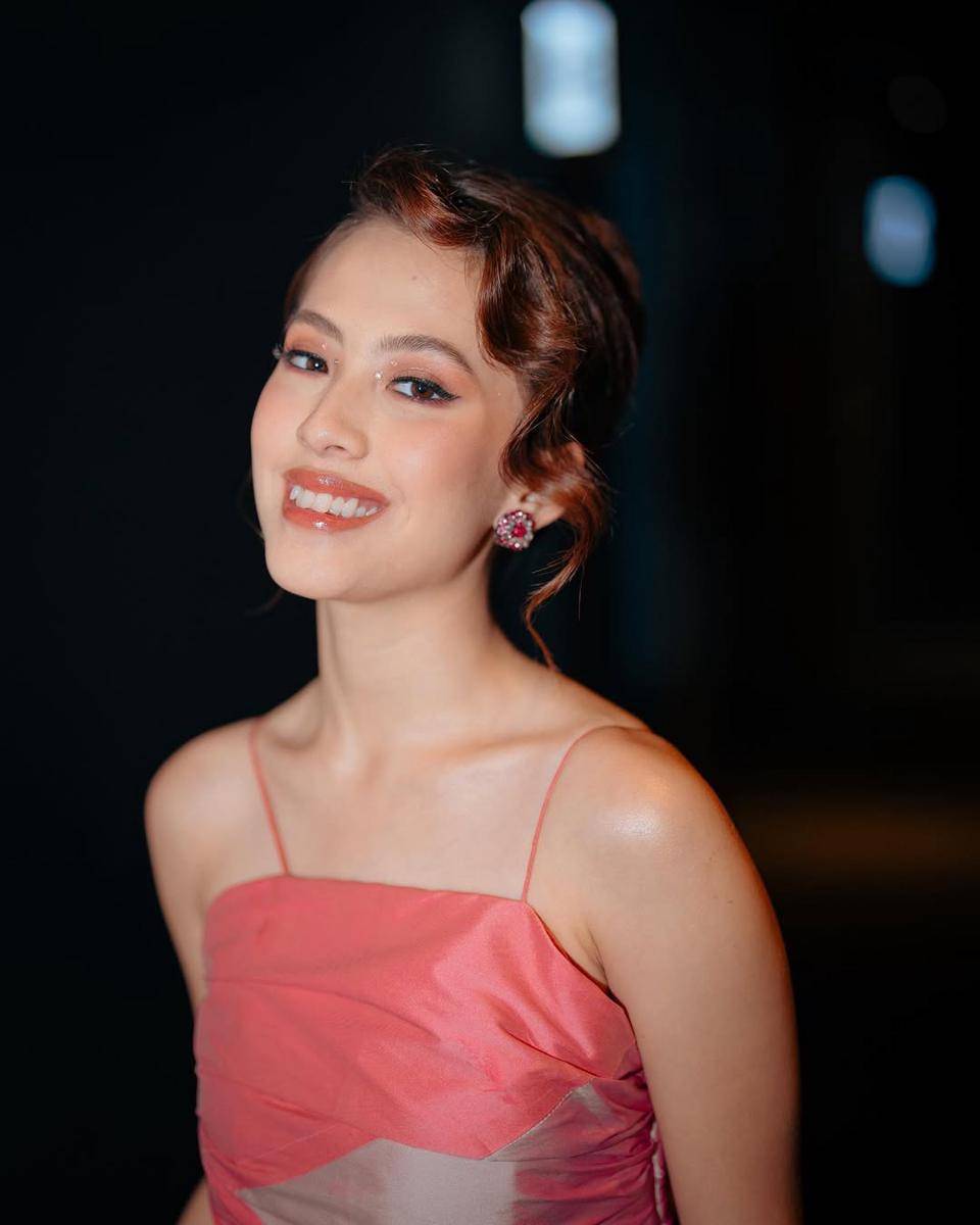 inspirasi hairdo untuk acara formal ala Adhisty Zara (instagram.com/zaraadhsty)