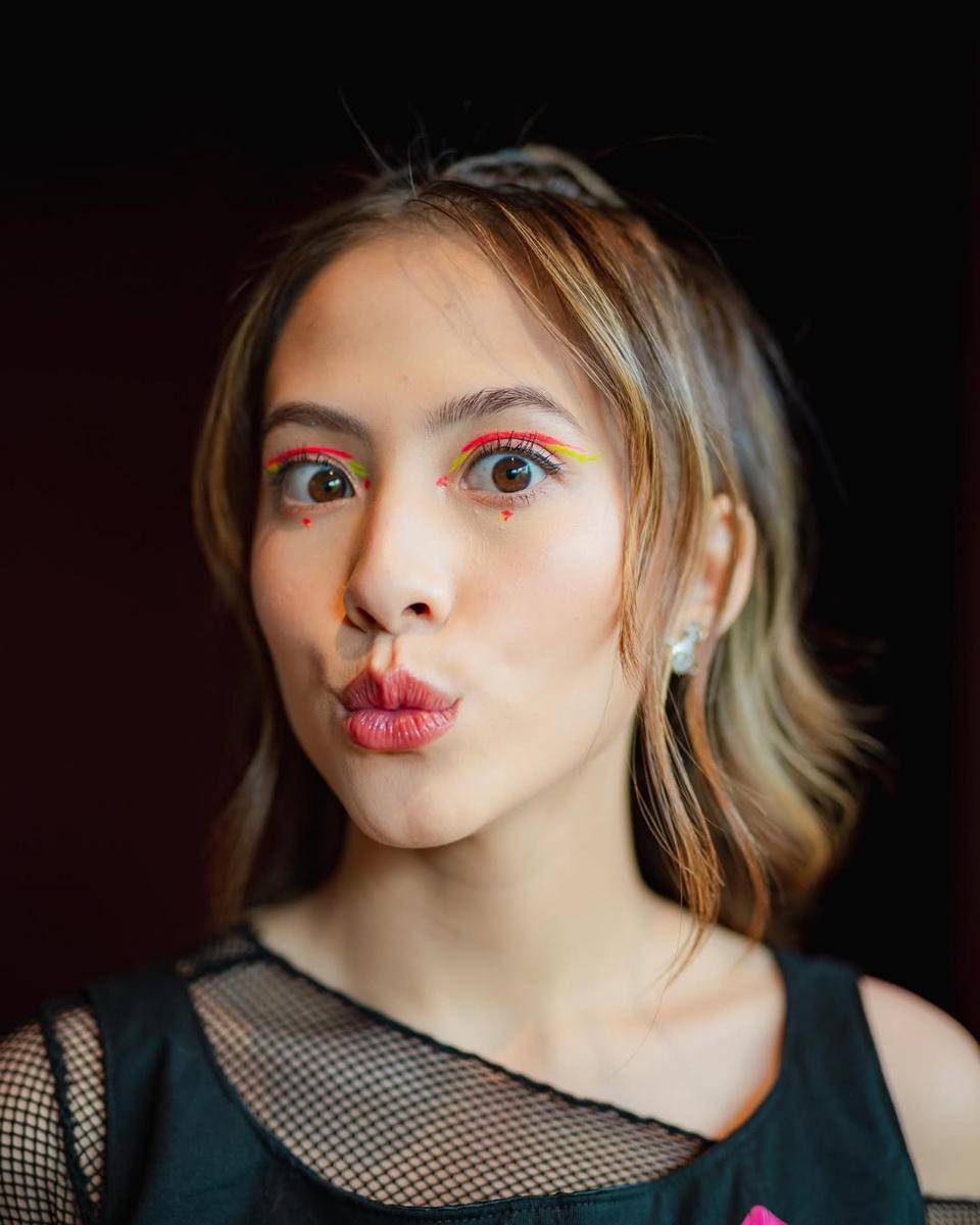 inspirasi hairdo untuk acara formal ala Adhisty Zara (instagram.com/zaraadhsty)
