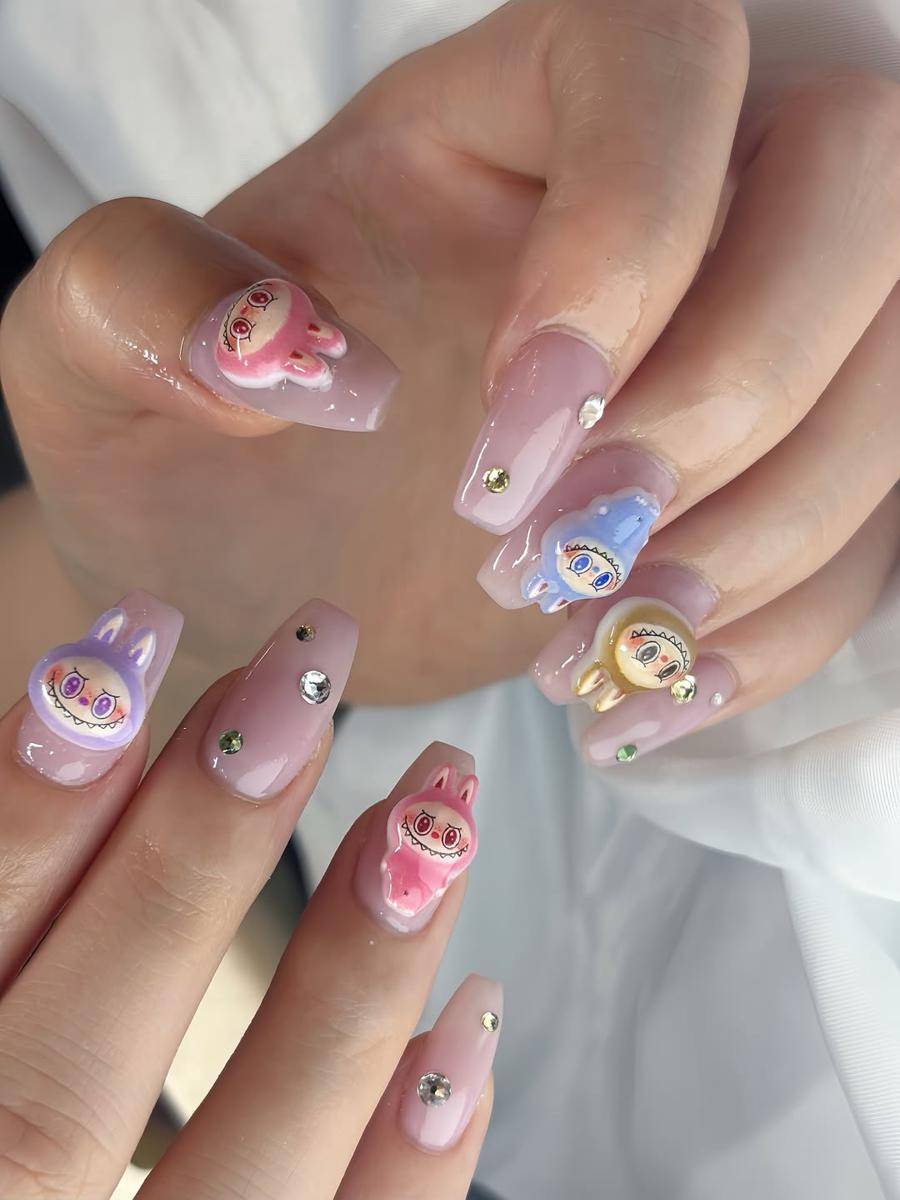 Inspirasi nail art Labubu (instagram.com/hotta_kaname)