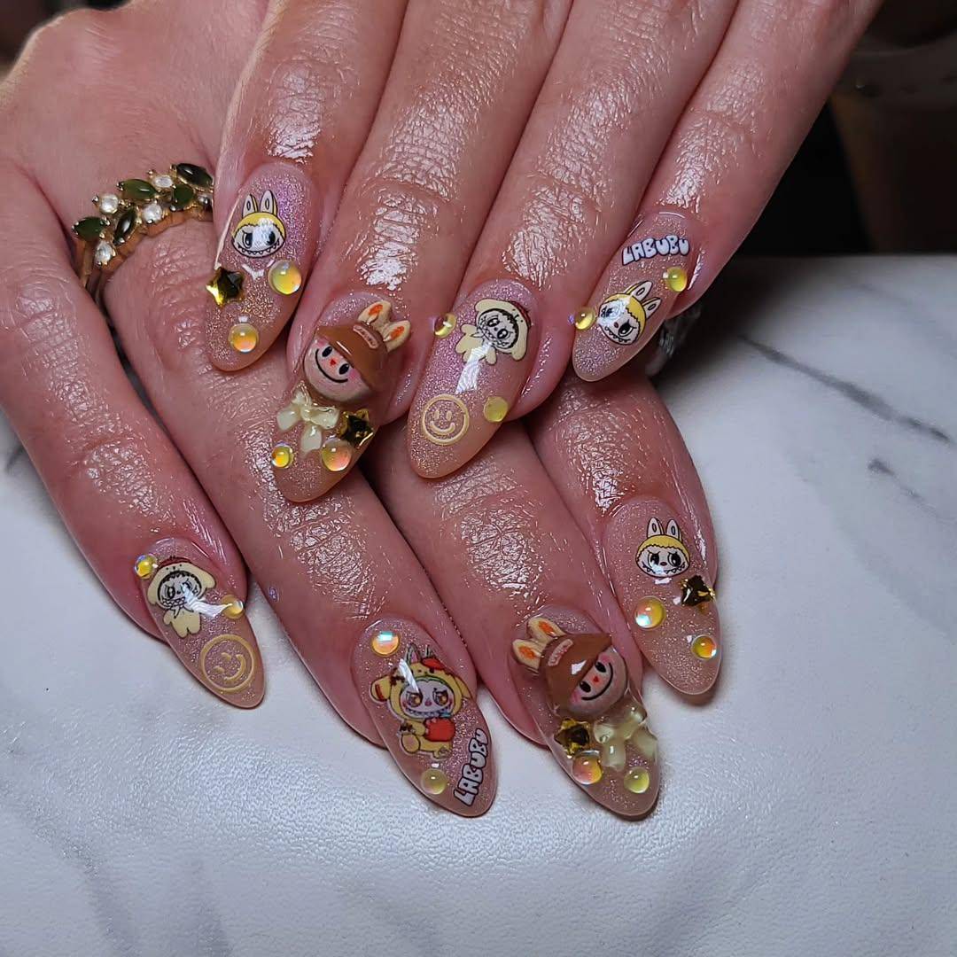 Inspirasi nail art Labubu (instagram.com/blazedupnailz)