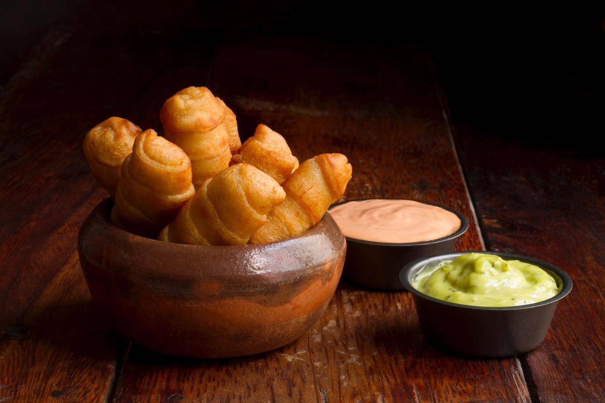 ilustrasi cheese stick roll (freepik.com/freepik)