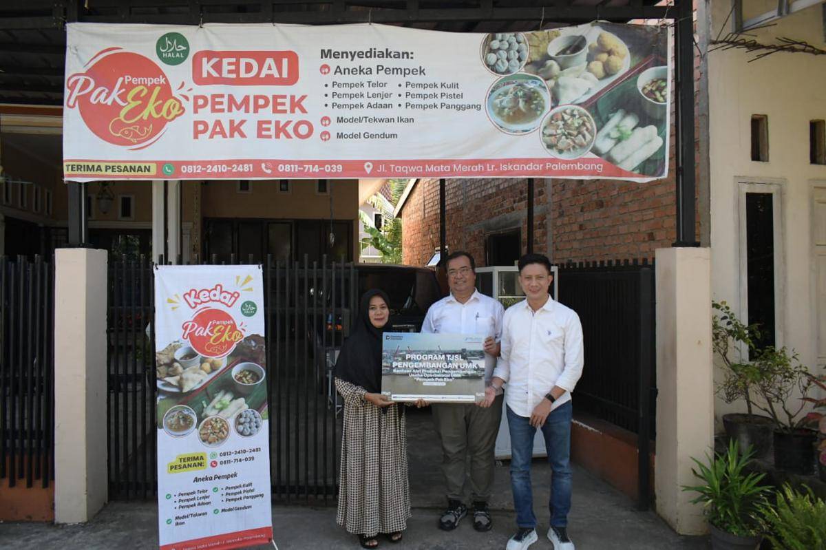 PTP Nonpetikemas Salurkan Bantuan Alat Produksi untuk UMKM