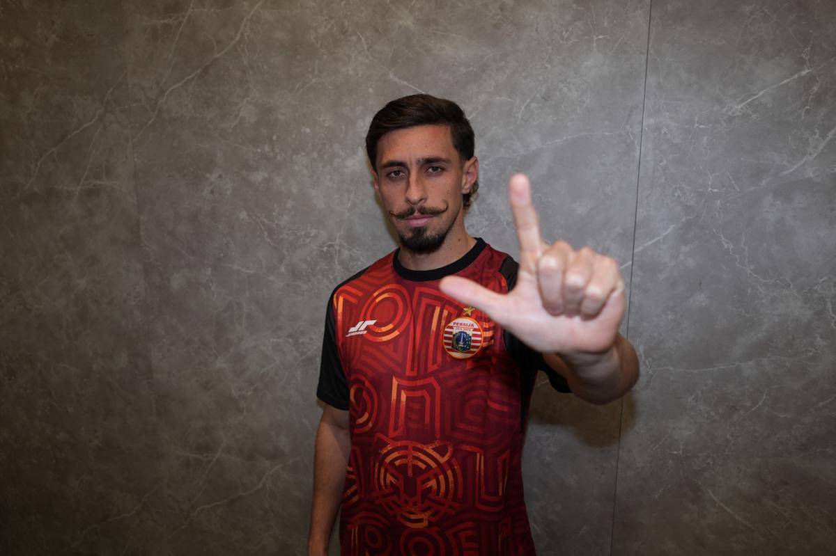 Persija Resmi Perkenalkan Pemain Asing Baru, Gustavo Franca!