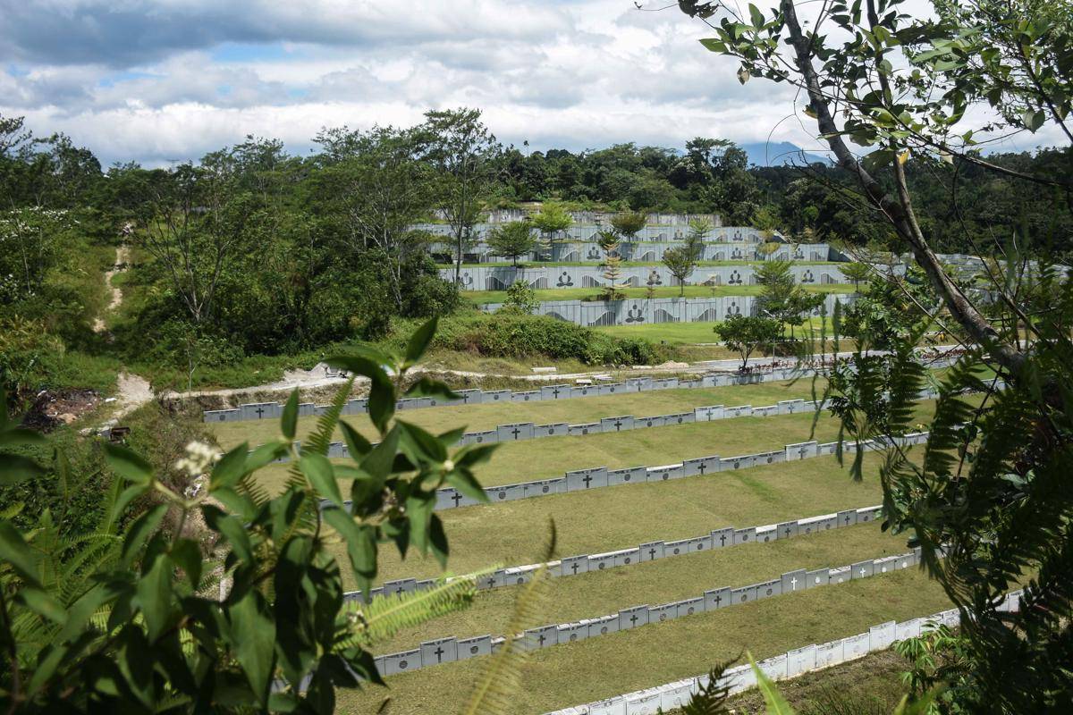 Kompleks pemakaman elit milik PT Nirvana Memorial Nusantara yang diduga mencaplok lahan milik warga Desa Rambung Baru. (IDN Times/Prayugo Utomo)