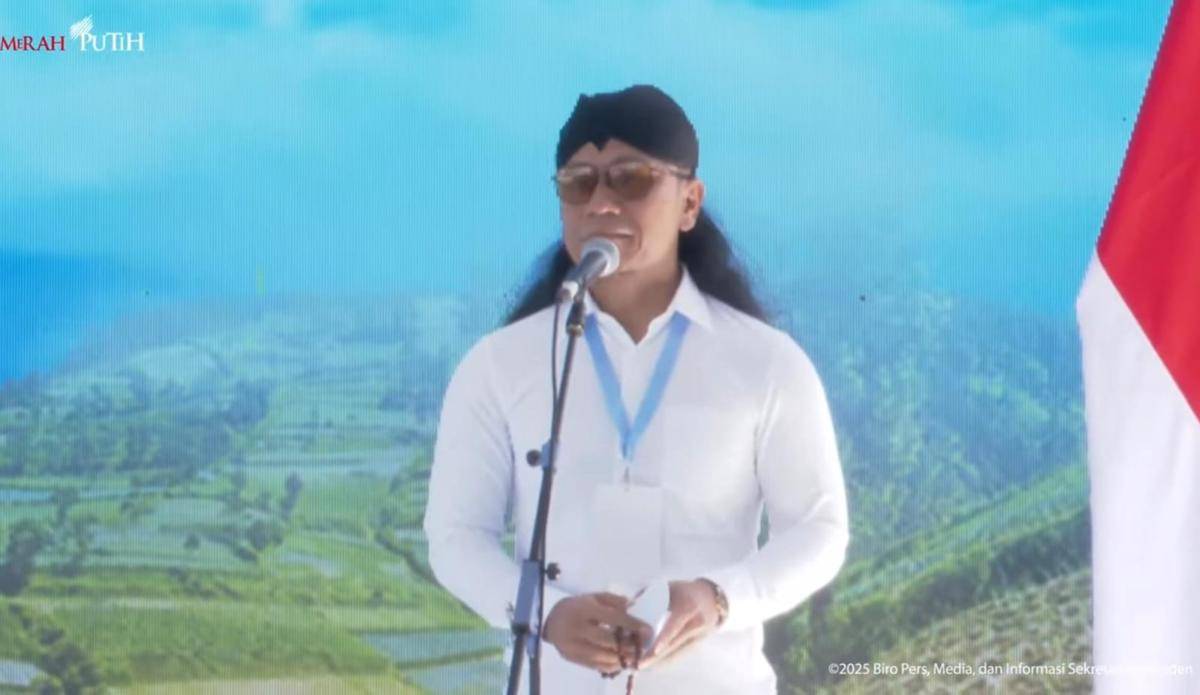 Gus Miftah pimpin doa peresmian koperasi merah putih