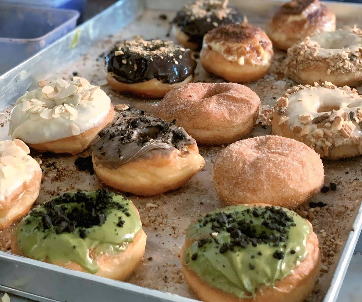 Kalis Donuts and Coffee (google.com/maps/Kalis Donuts and Coffee)