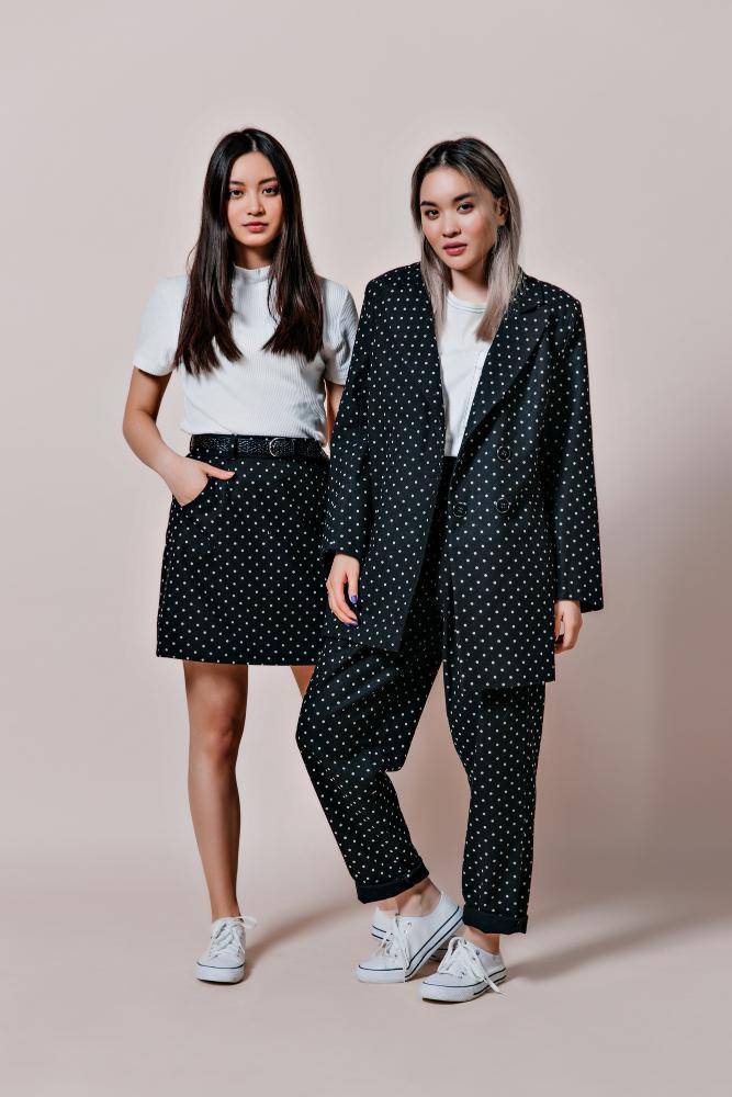 Three Outfit Rule (freepik.com/lookstudio)