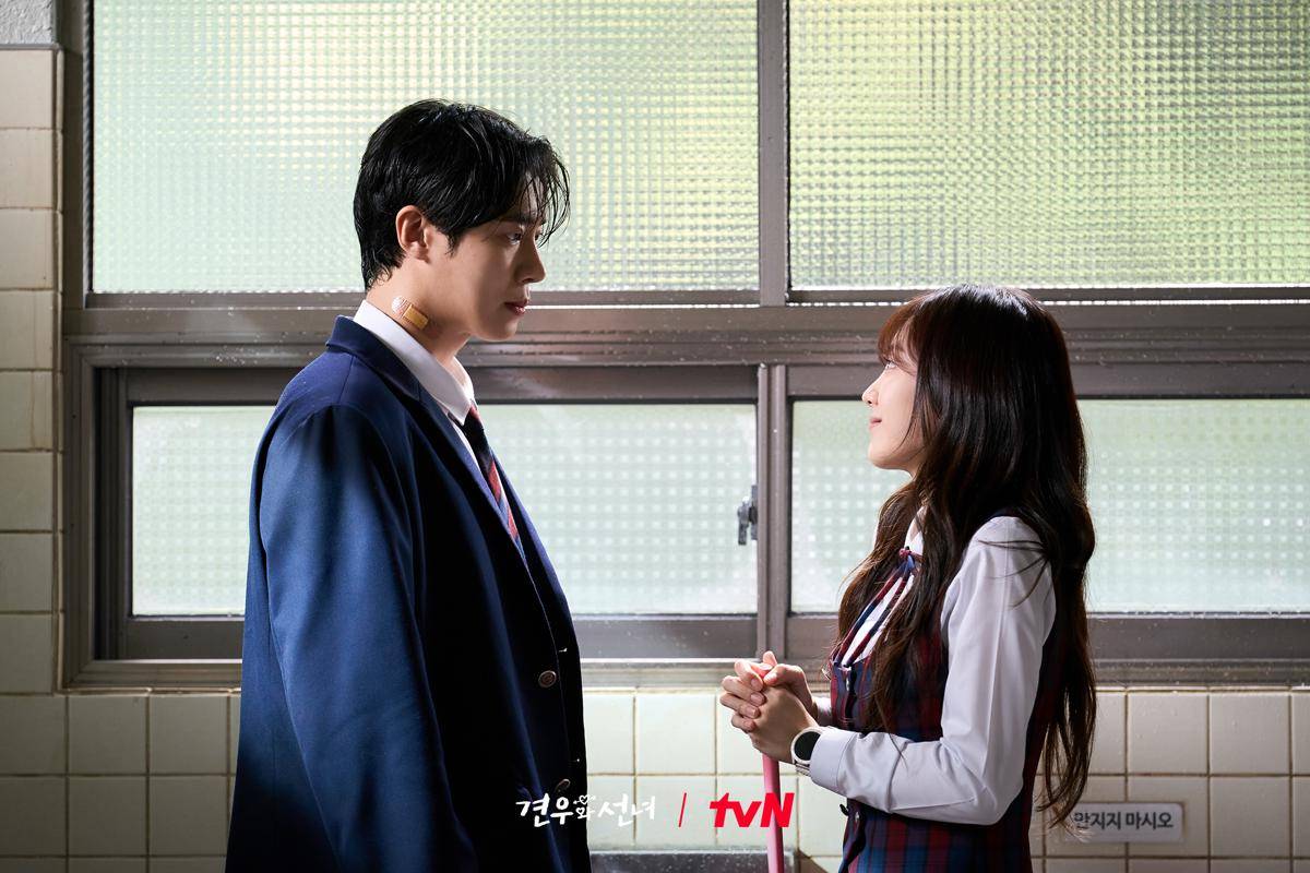 Choo Young Woo dan Cho Yi Hyun di Head Over Heels (x.com/CJnDrama)
