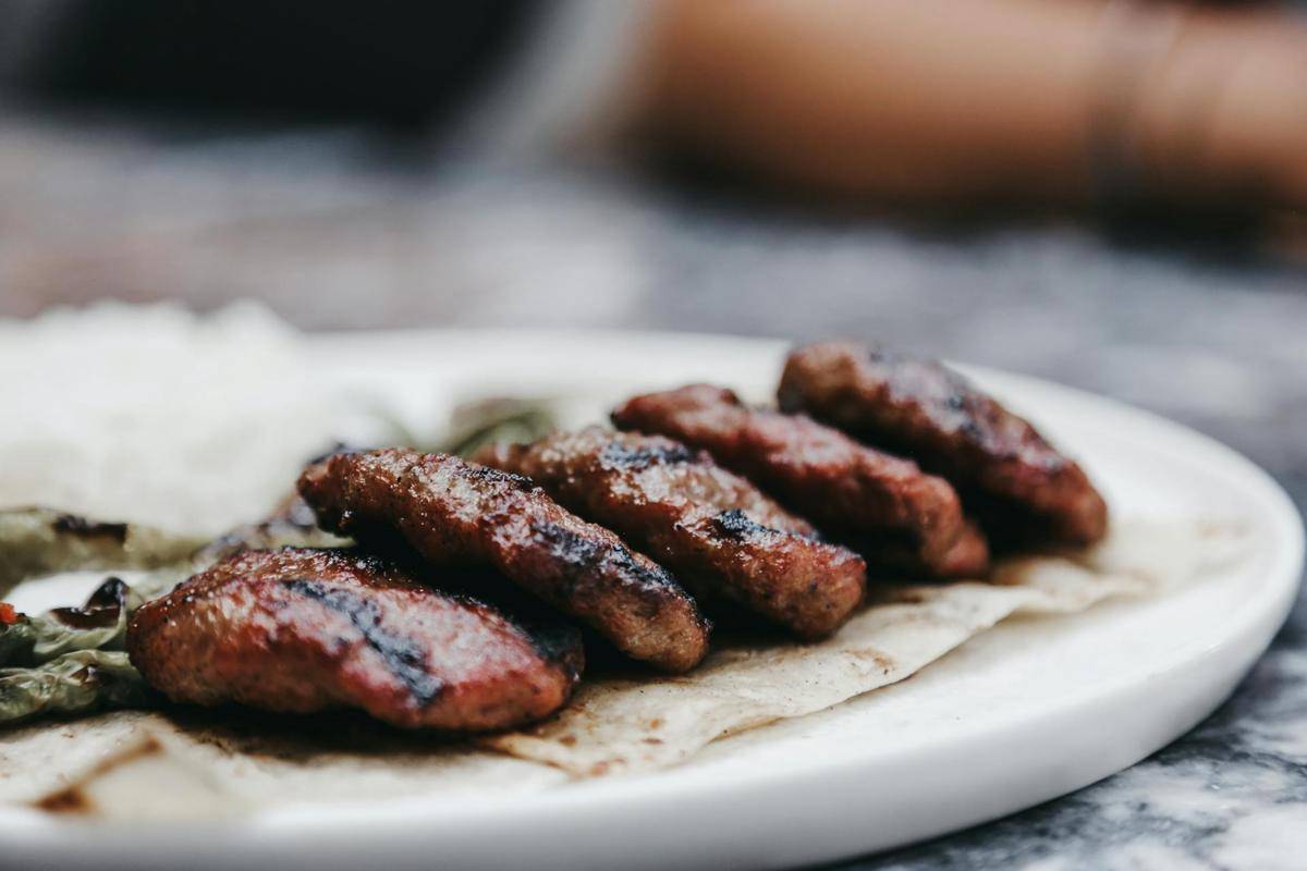 ilustrasi japanese chicken hamburg (pexels.com/Doğu Tuncer)