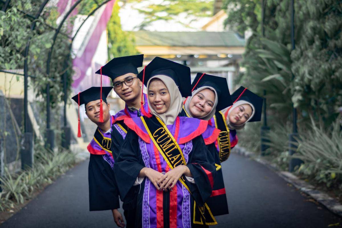 ilustrasi wisuda (pexels.com/ERFIN EKARANA)