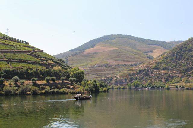 Sungai Douro, Portugal (unsplash.com/Rui Alves)