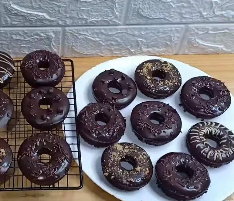 ilustrasi brownies donat cokelat lumer (YouTube.com/Eliza Perkasa)