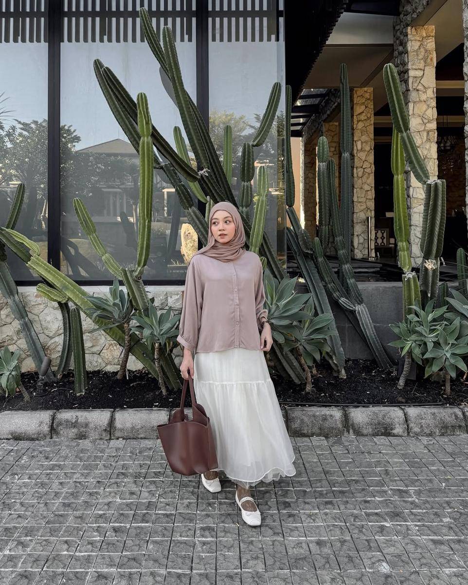 Inspirasi OOTD ala Meirai Amalia (instagram.com/meiraiap)
