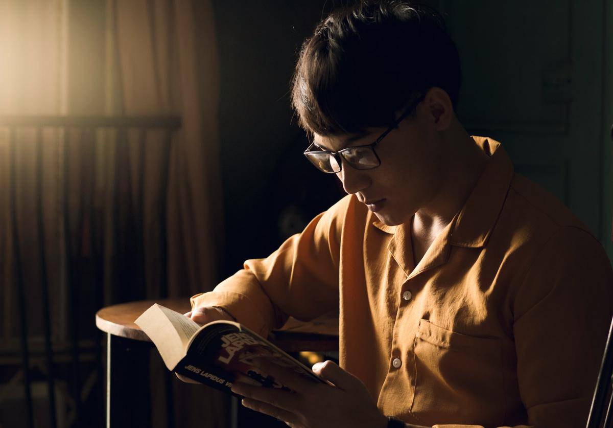 ilustrasi membaca buku (unsplash.com/Tuấn Vỹ)