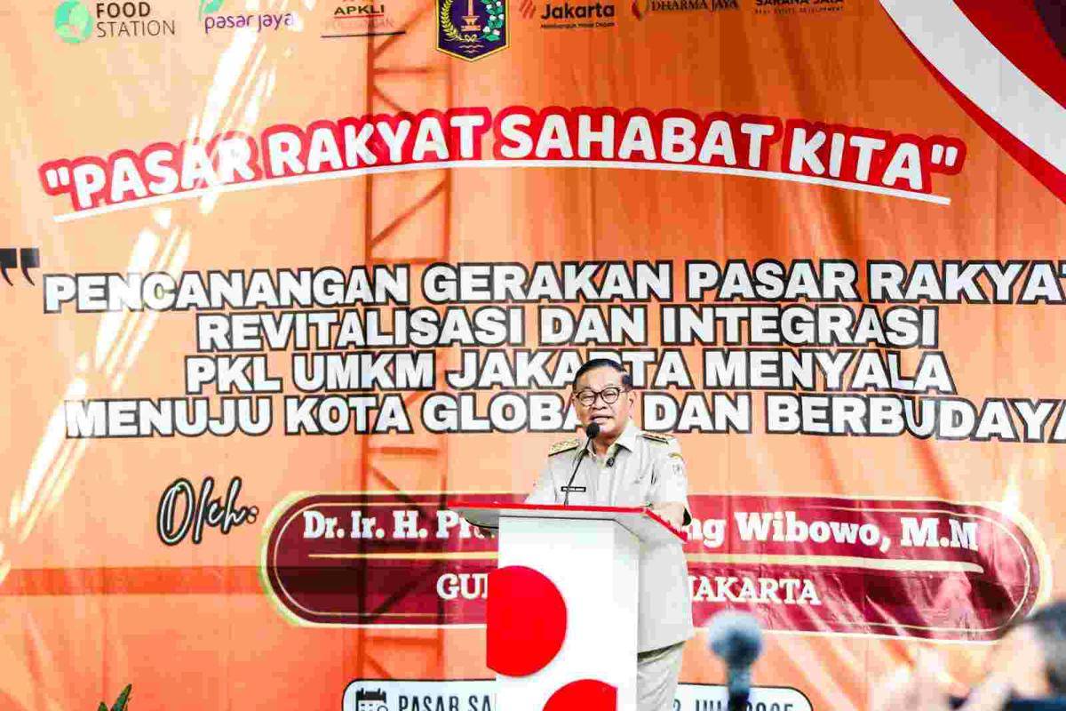Pramono Anung Canangkan Gerakan Pasar Rakyat 