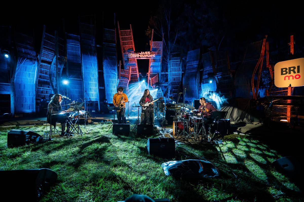 JGB'25-1443.jpgaJazz Gunung Bromo Series 1