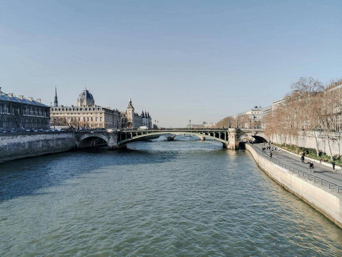 potret Seine River, Paris (pexels.com/Mehmet Turgut Kirkgoz)