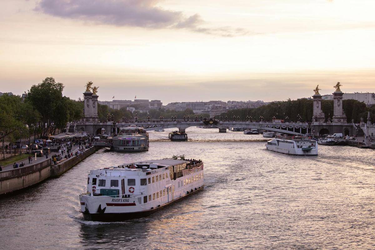 potret Seine River, Paris (pexels.com/Josh Withers)