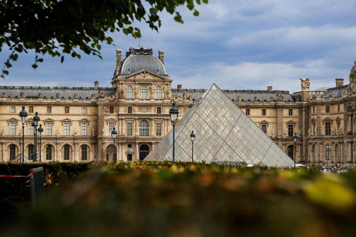 potret Louvre Museum (pexels.com/Yannick Béra)