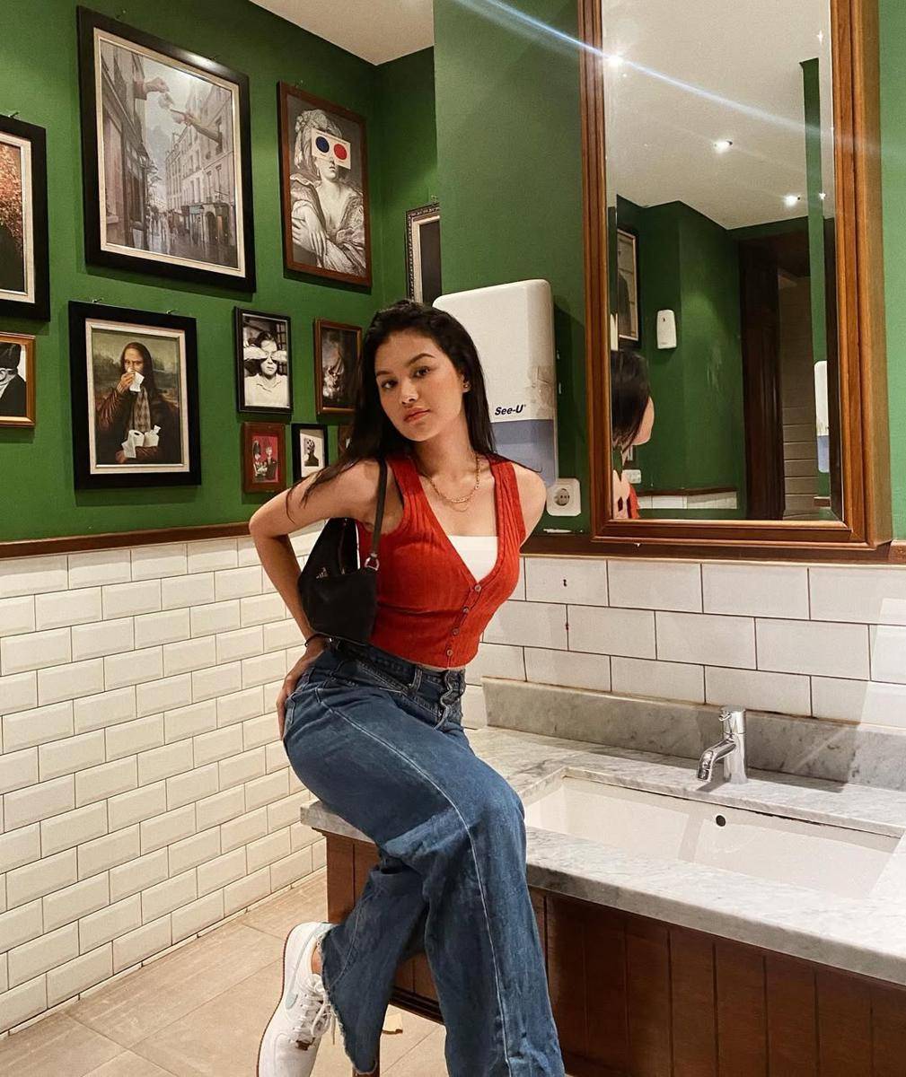 Alika Jantinia (instagram.com/alikajantiniac)