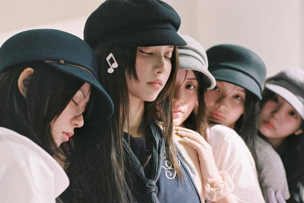 ILLIT (instagram.com/illit_official)