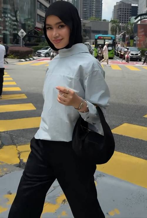gaya busana classy ala Sashfir (instagram.com/sashfir)
