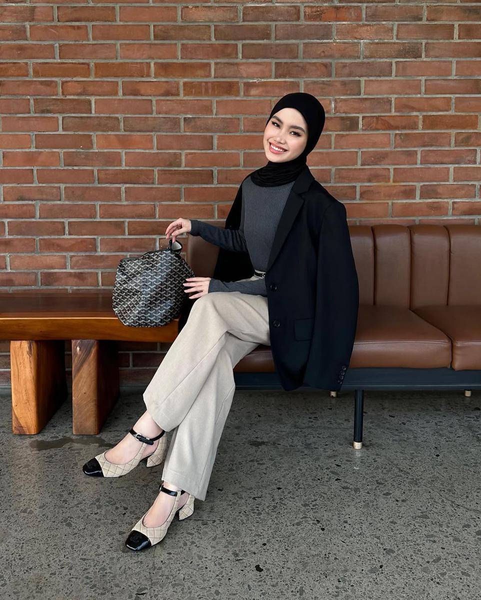 gaya busana classy ala Sashfir (instagram.com/sashfir)