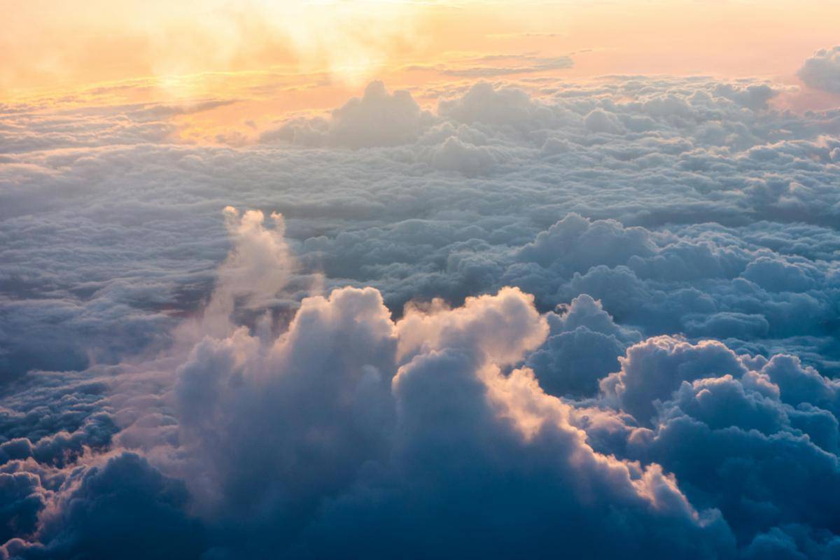 awan (pexels.com/Stanislav Kondratiev)