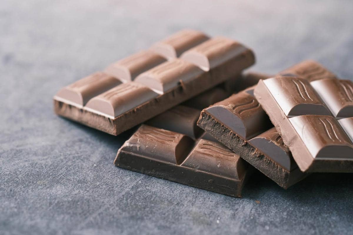 ilustrasi dark chocolate