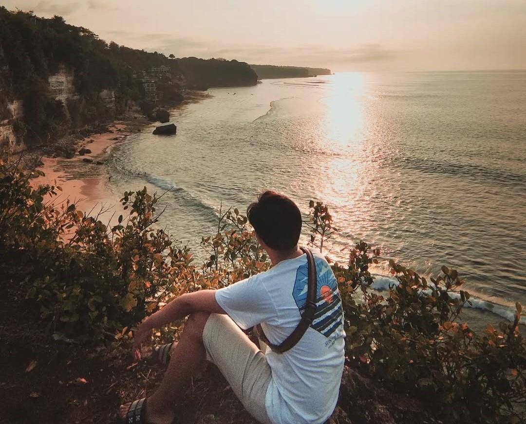 Pemandangan sunset di Pantai Cemongkak. (Instagram.com/zadamutafik)