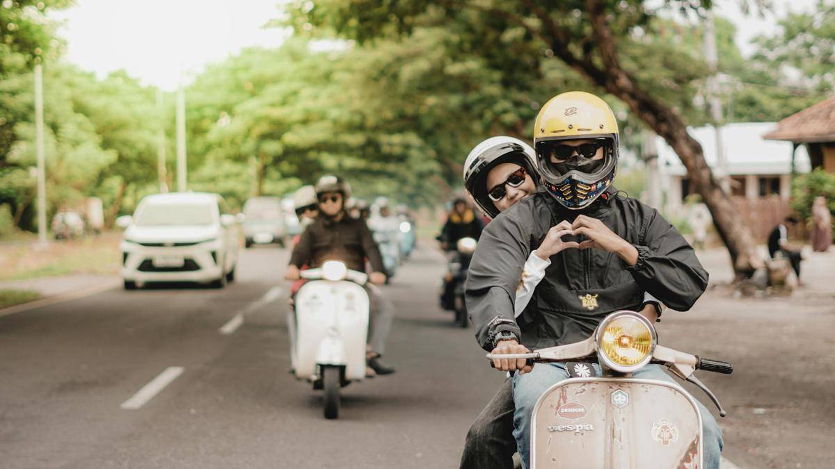 ilustrasi pasangan berkendara (pexels.com/setengah lima sore)