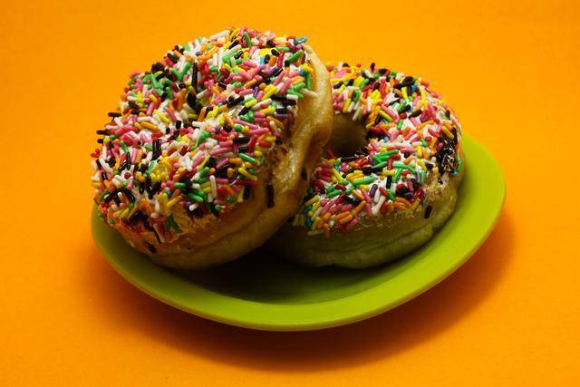 ilustrasi donat meses