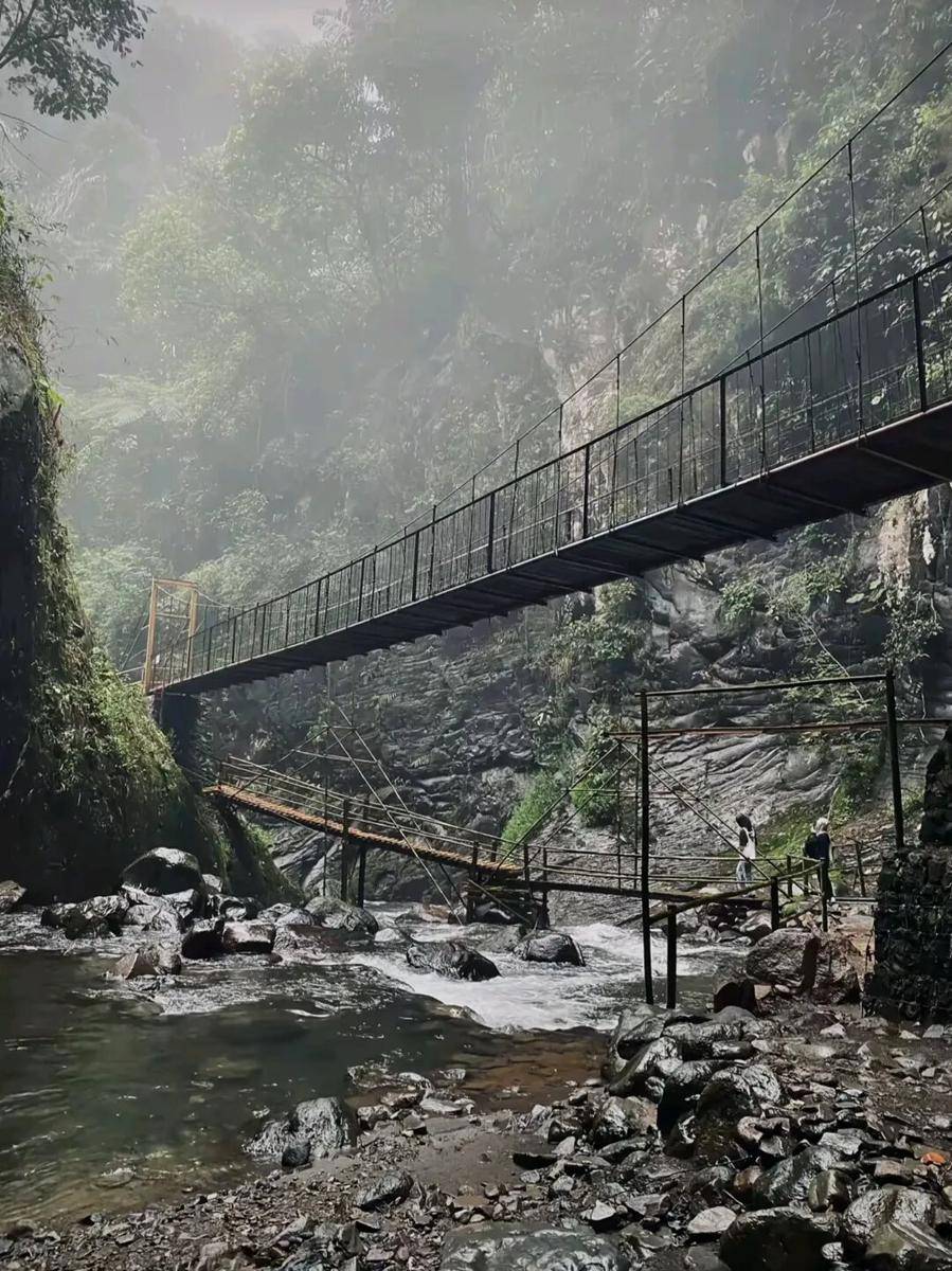 potret Curug Ibun Pelangi Majalengka (instagram.com/ayubii.i)
