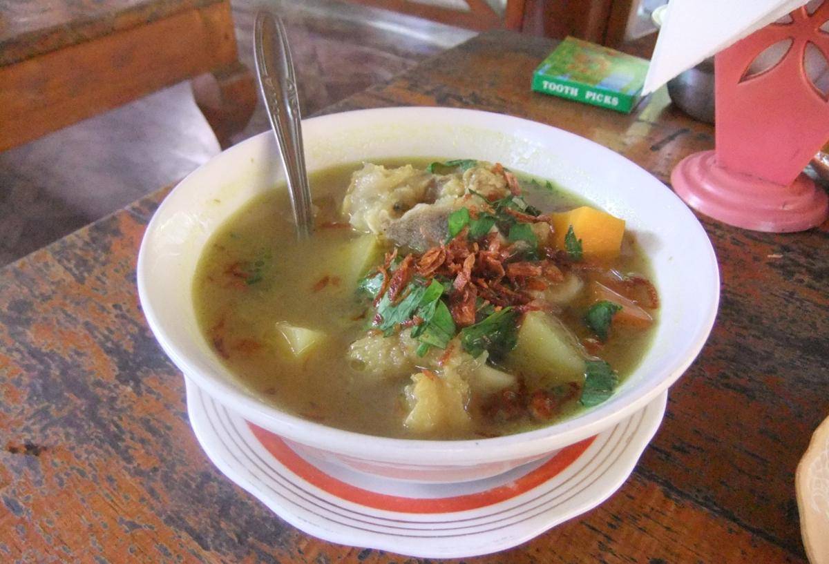 menu olahan berbahan kikil (commons.wikimedia.org/midori)
