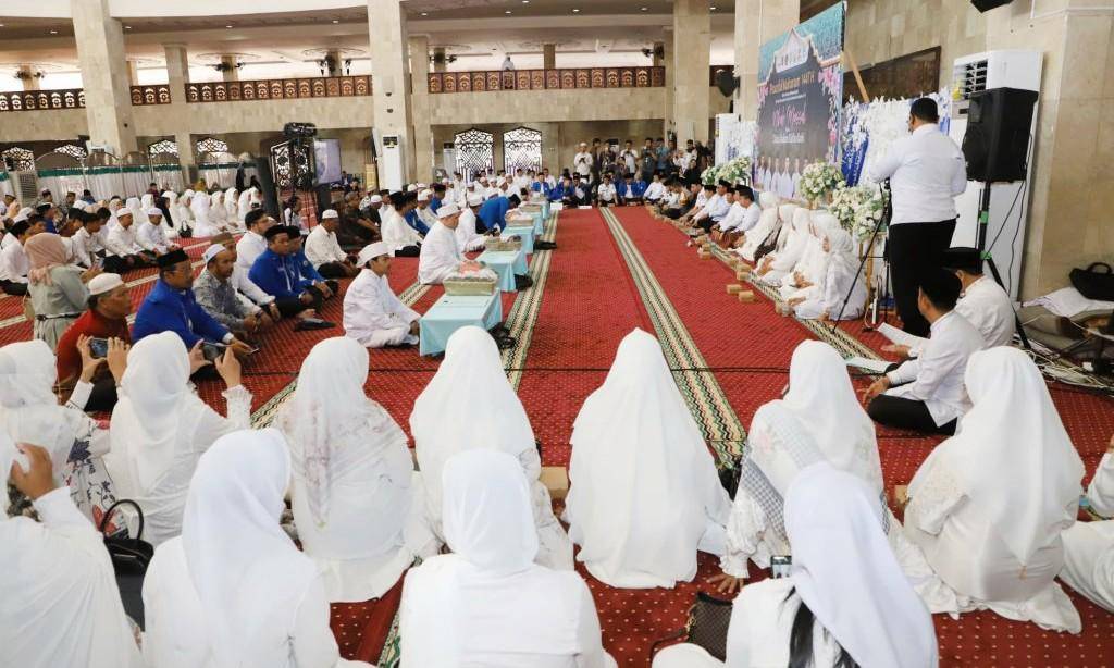 Suasana nikah massal di Masjid Sabilal Muhtadin Banjarmasin, Rabu (23/7/2025). (Adpim/Pemprov Kalsel)