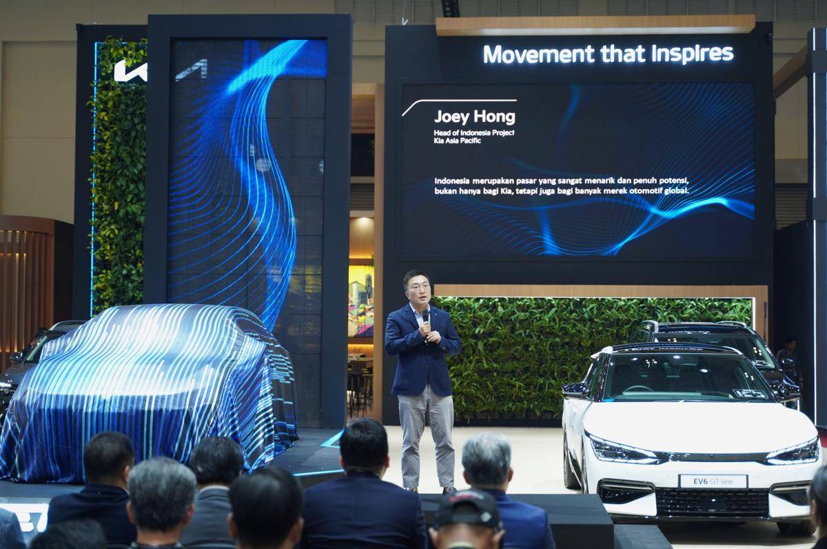 Joey Hong selaku Head of Indonesia Project Kia Asia Pacific menyampaikan kata sambutan dalam Press Conference Kia di GIIAS 2025.JPG