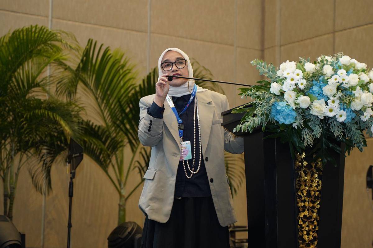Prof. Sandra 2.JPG