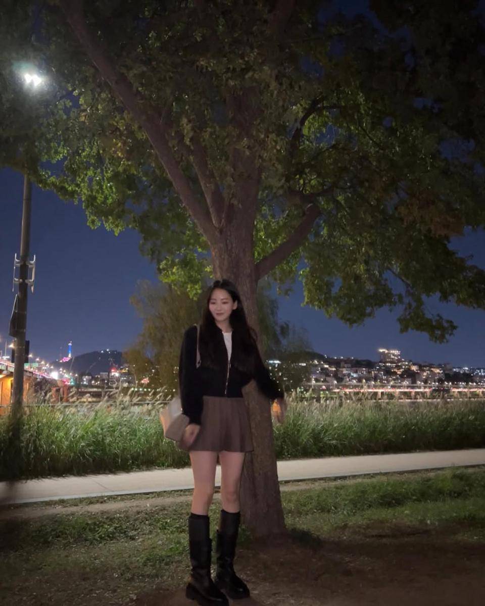 Outfit Cho Yi Hyun