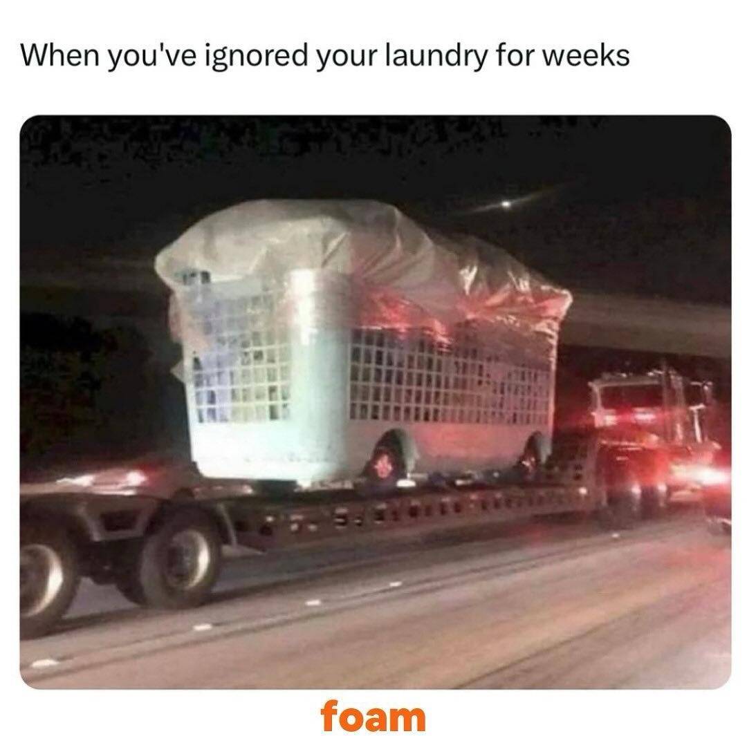 Meme cucian numpuk (instagram.com/foamlaundry)