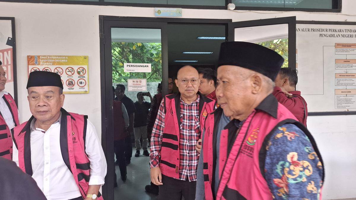 Terdakwa Sueb Eks Kades Tangerang Korupsi PTS Jalani Sidang Perdana (Dok. Khaerul Anwar)