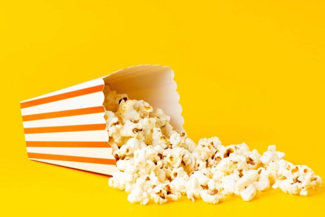Popcorn (freepik.com/KamranAydinov) 